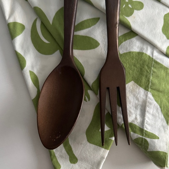 Vintage MCM Green and Brown Wooden Salad Serving Utensil Set - Picture 3 of 4